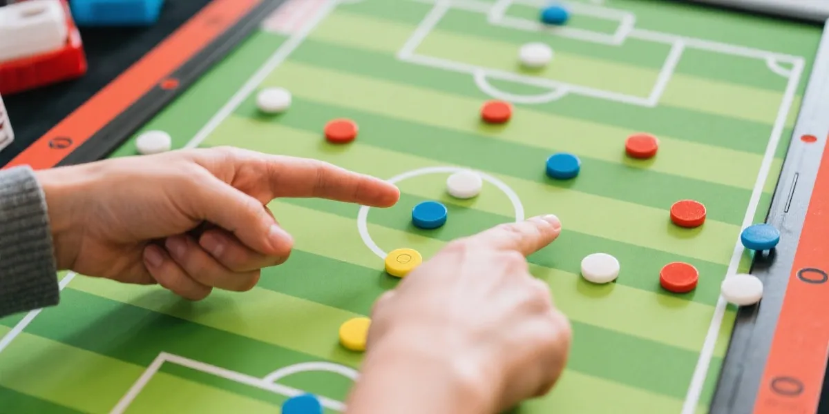 战术板与数据解读示意图